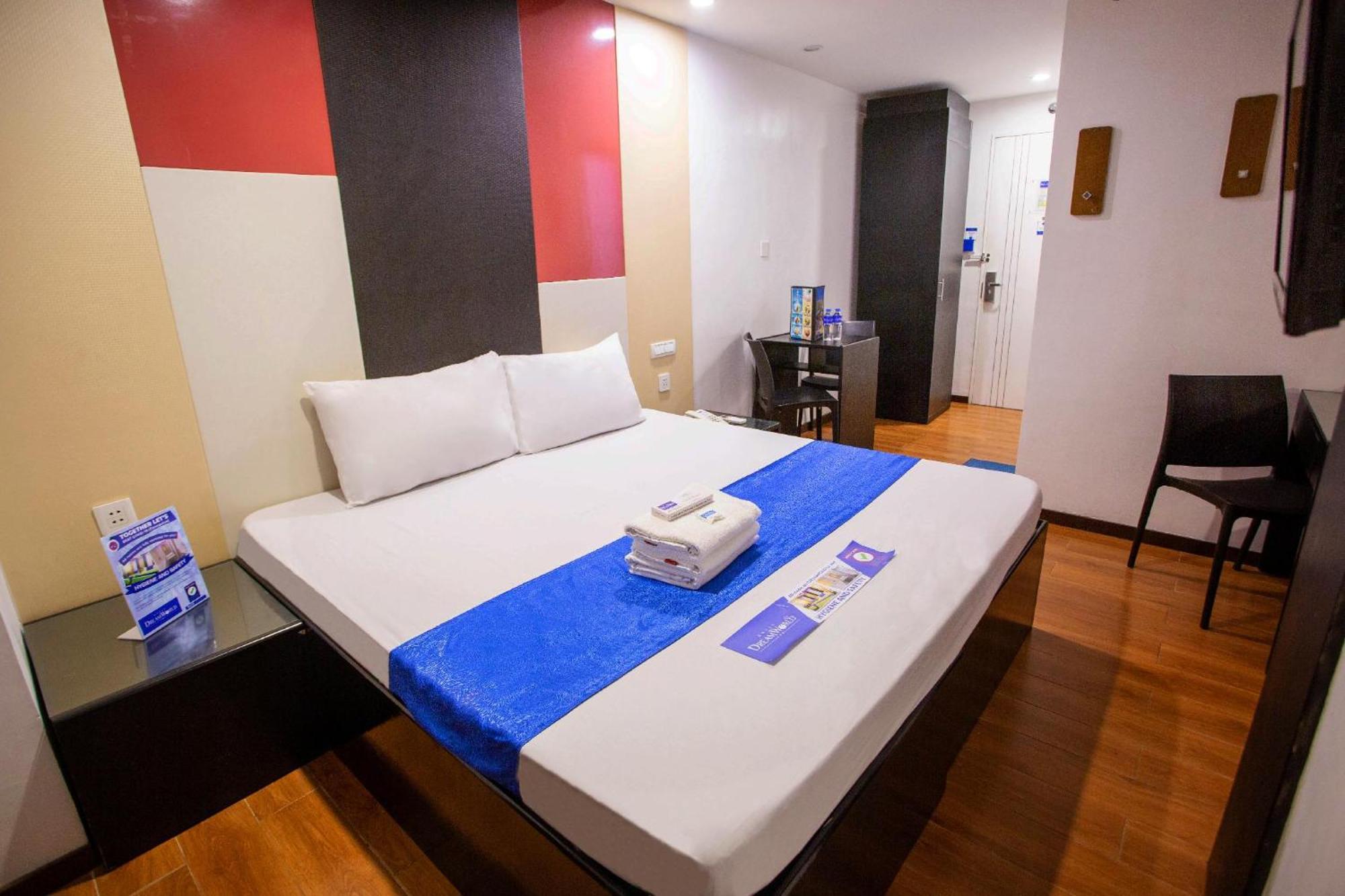 Hotel Dreamworld North Edsa Quezon City Exterior foto